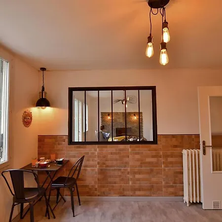 Les Berges Du Cher Apartment *