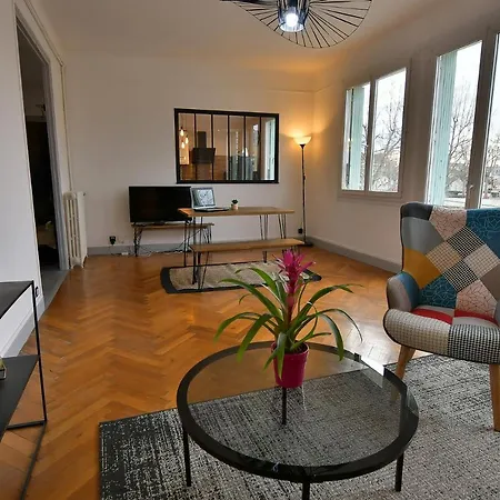 Les Berges Du Cher Apartment *